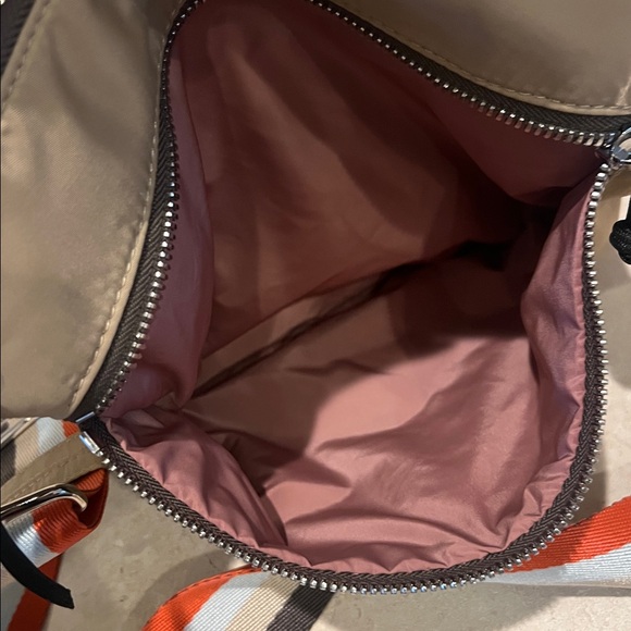 shortyLOVE Amuse Medium Crossbody Bag Khaki w/ Boardwalk Strap - Picture 6 of 9